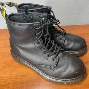 Dr Martens Kids Youth Size 3 Air Wair JY004 Boots with Bouncing Soles Doc Marten